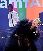 Christina_Aguilera_-_2019_amfAR_Gala_Los_Angeles_-_October_102C_2019_performace-09.jpg