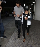 Christina_Aguilera_-_At_LAX_Airport_in_Los_Angeles_on_September_3-29.jpg