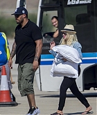Christina_Aguilera_-_At_Paphos_Airport_in_Cyprus_on_September_7-13.jpg