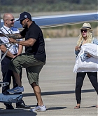 Christina_Aguilera_-_At_Paphos_Airport_in_Cyprus_on_September_7-19.jpg
