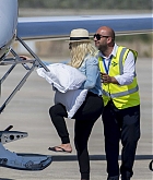 Christina_Aguilera_-_At_Paphos_Airport_in_Cyprus_on_September_7-20.jpg