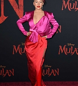Christina_Aguilera_-_Disney_s_Mulan_Premiere_in_Hollywood2C_California__-_March_9-08.jpg