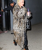 Christina_Aguilera_-_Exits_a_NYE_rehearsal_at_SIR_Studios_in_NYC_December_302C_2018-01.jpg
