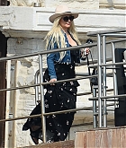 Christina_Aguilera_-_In_Venice_on_September_10-01.jpg