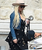 Christina_Aguilera_-_In_Venice_on_September_10-07.jpg