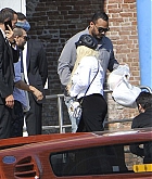 Christina_Aguilera_-_In_Venice_on_September_9-03.jpg