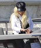 Christina_Aguilera_-_In_Venice_on_September_9-06.jpg