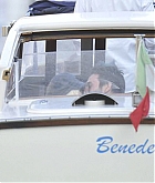 Christina_Aguilera_-_In_Venice_on_September_9-09.jpg