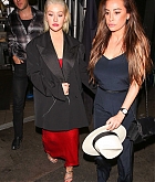 Christina_Aguilera_-_In_West_Hollywood_on_November_20-04.jpg