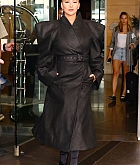 Christina_Aguilera_-_Leaving_The_Tonight_Show_in_New_York_City_on_June_14-04.jpg