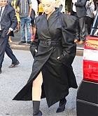 Christina_Aguilera_-_Leaving_The_Tonight_Show_in_New_York_City_on_June_14-07.jpg