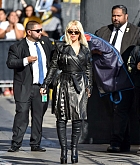 Christina_Aguilera_-_Outside__Jimmy_Kimmel_Live__in_LA_September_122C_2018-05.jpg