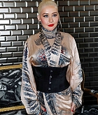 Christina_Aguilera_-_PFW_Jean_Paul_Gaultier_Haute_Couture_FallWinter_2019_2020_on_July_03-08.jpg