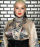 Christina_Aguilera_-_PFW_Jean_Paul_Gaultier_Haute_Couture_FallWinter_2019_2020_on_July_03-21.jpg