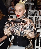 Christina_Aguilera_-_PFW_Jean_Paul_Gaultier_Haute_Couture_FallWinter_2019_2020_on_July_03-25.jpg