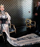 Christina_Aguilera_-_PFW_Jean_Paul_Gaultier_Haute_Couture_FallWinter_2019_2020_on_July_03-33.jpg