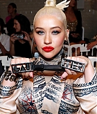Christina_Aguilera_-_PFW_Jean_Paul_Gaultier_Haute_Couture_FallWinter_2019_2020_on_July_03-50.jpg