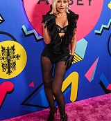 Christina_Aguilera_-_The_Abbey_s_35th_Anniversary_at_The_Abbey_May_202C_2026_02.jpg