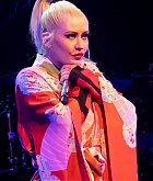 Christina_Aguilera_-_The_X_Tour_in_London2C_England_November_102C_2019-01.jpg