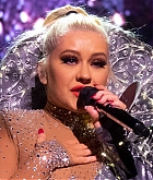 Christina_Aguilera_-_The_X_Tour_in_London2C_England_November_102C_2019-22.jpg