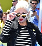 Christina_Aguilera_-__Emoji__Premiere_in_Los_Angeles_on_July_23-01.jpg