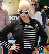 Christina_Aguilera_-__Emoji__Premiere_in_Los_Angeles_on_July_23-120.jpg