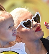 Christina_Aguilera_-__Emoji__Premiere_in_Los_Angeles_on_July_23-147.jpg