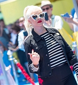 Christina_Aguilera_-__Emoji__Premiere_in_Los_Angeles_on_July_23-53.jpg
