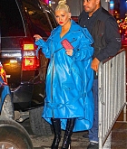 Christina_Aguilera_-_arrives_at_Radio_City_Music_Hall_in_New_York_City_10042018-04.jpg