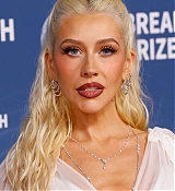 Christina_Aguilera_-_attends_the_11th_Breakthrough_Prize_Ceremony2C_Santa_Monica_CA_-_April_52C_2025_31.jpg