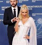 Christina_Aguilera_-_attends_the_11th_Breakthrough_Prize_Ceremony2C_Santa_Monica_CA_-_April_52C_2025_60.jpg