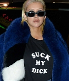 Christina_Aguilera_-_out_for_dinner_at_Delilah_restaurant_in_Hollywood_on_November_3-03.jpg