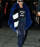 Christina_Aguilera_-_out_for_dinner_at_Delilah_restaurant_in_Hollywood_on_November_3-11.jpg