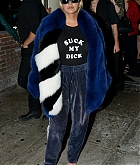 Christina_Aguilera_-_out_for_dinner_at_Delilah_restaurant_in_Hollywood_on_November_3-26.jpg