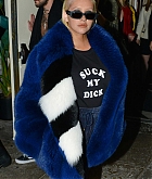 Christina_Aguilera_-_out_for_dinner_at_Delilah_restaurant_in_Hollywood_on_November_3-27.jpg