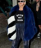 Christina_Aguilera_-_out_for_dinner_at_Delilah_restaurant_in_Hollywood_on_November_3-31.jpg
