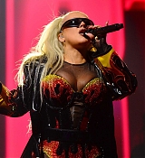 Christina_Aguilera_Performs_At_The_O2_Arena_285729.jpg
