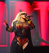 Christina_Aguilera_Performs_At_The_O2_Arena_287829.jpg