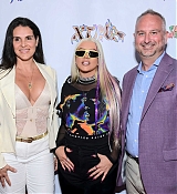 Christina_Aguilera_X_Fun_Wine_LA_Pride_Pop_Up_281129.jpg