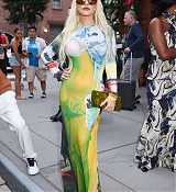 In_New_York_City_-_September_07_282829.jpg