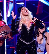Latin_Grammy_Performance80.jpg