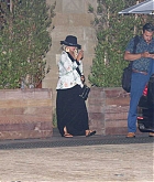 Leaving_Soho_House_in_Malibu_on_August_1-07.jpg