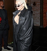 Leaving_TAO_Asian_Bistro_with_Paris_Hilton_in_Hollywood_-_April_10_28829.jpg