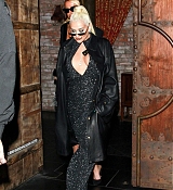 Leaving_TAO_Asian_Bistro_with_Paris_Hilton_in_Hollywood_-_April_10_28929.jpg
