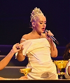 Radio_City_Music_Hall_in_New_York2C_NY_-_October_3-06~0.jpg