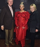 Radio_City_Music_Hall_in_New_York2C_NY_-_October_3_02.jpg