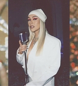Xtina_Happy_New_Year_-_December_312C_202127.jpg
