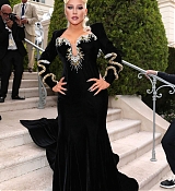 amfAR_Gala_Cannes_2022_-_VIP_Arrivals07.jpg