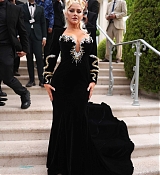 amfAR_Gala_Cannes_2022_-_VIP_Arrivals17.jpg
