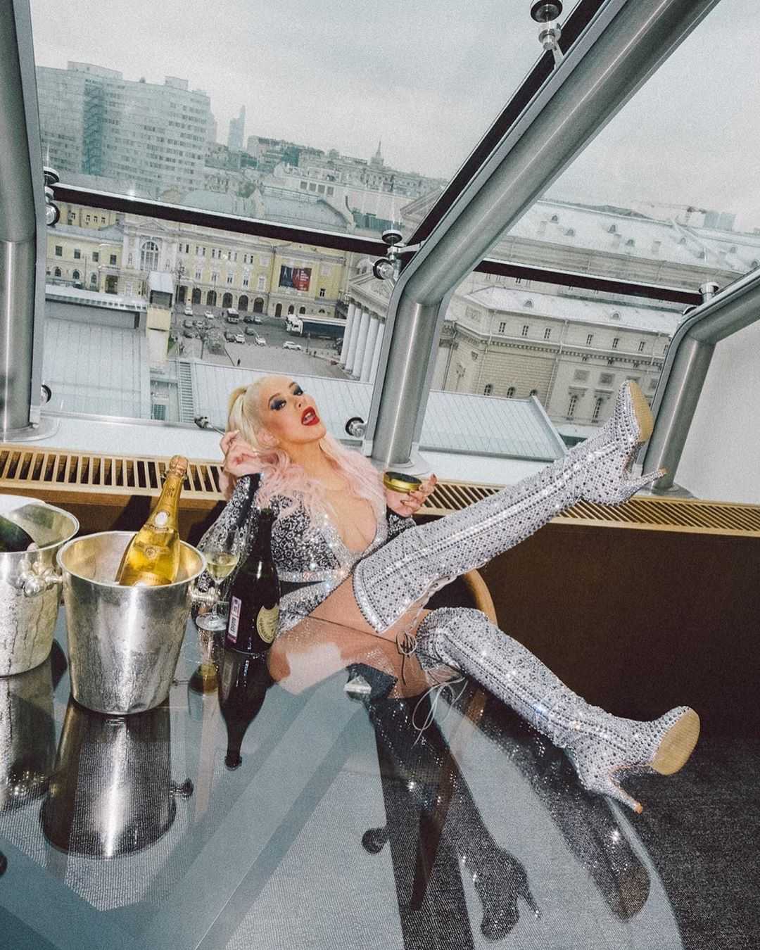 xtina-03~0.jpg